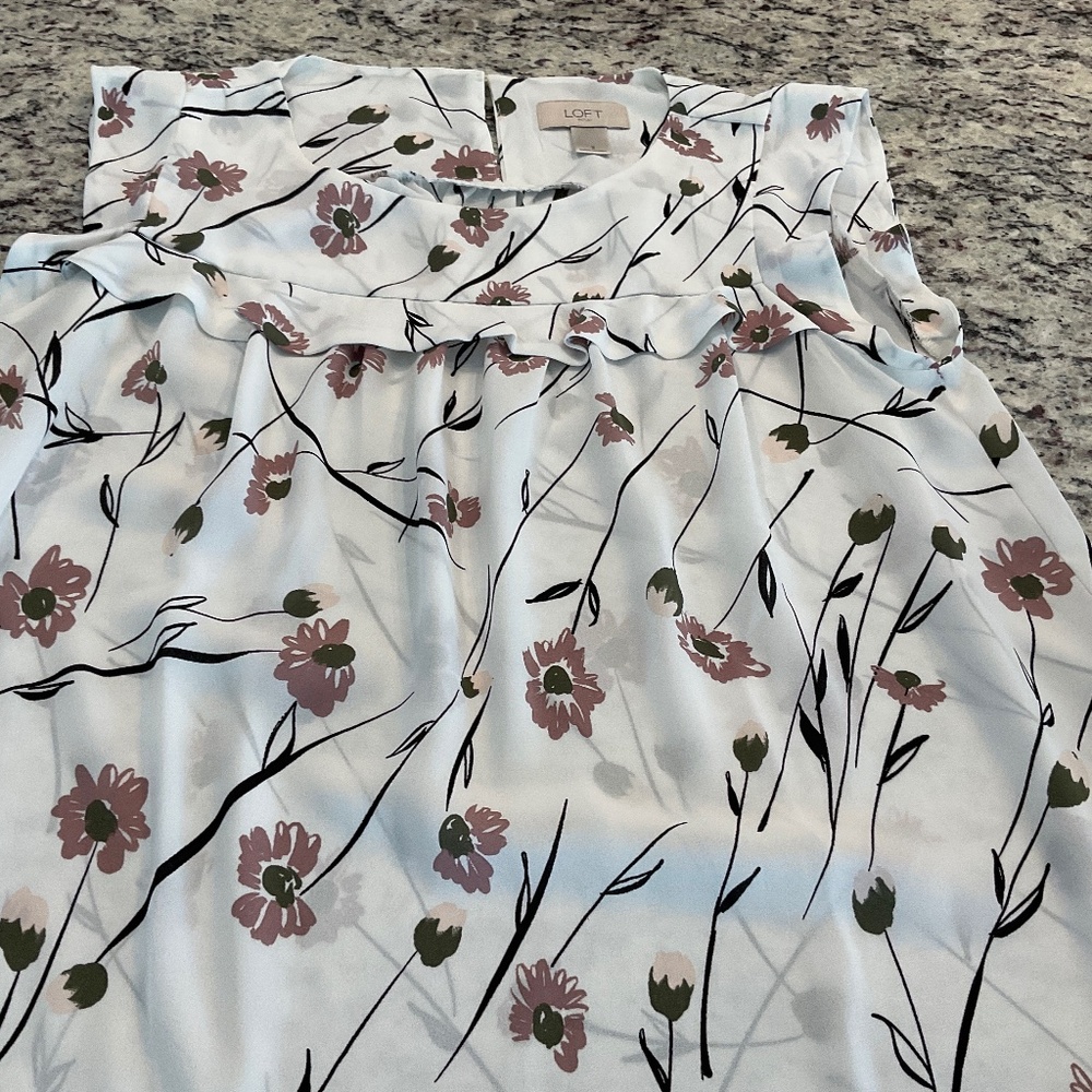 Sleeveless Floral print top